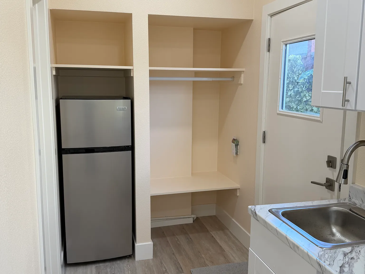1 bed, 253 sqft, $2,000 — Photo 3
