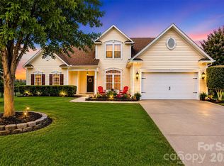 12610 Skymaster Ct, Charlotte, NC 28278