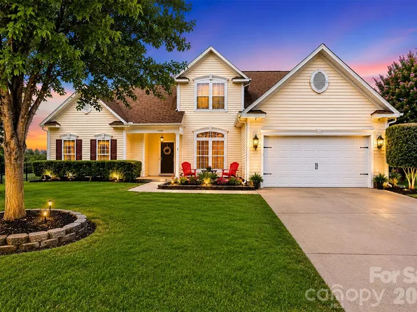 12610 Skymaster Ct, Charlotte, NC 28278