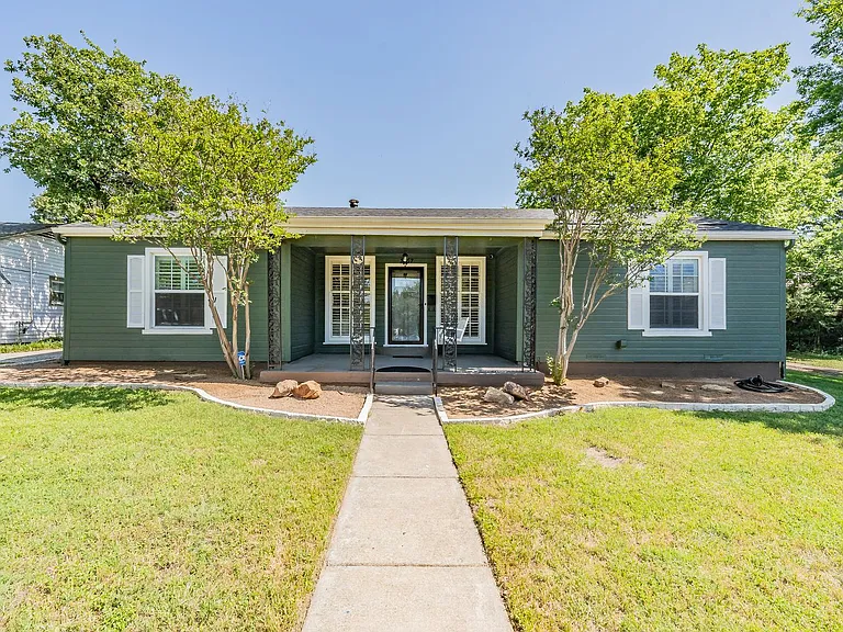 2157 W Lotus Ave — Photo 32