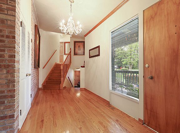 3rd image of 333 Brookwood Ter #1