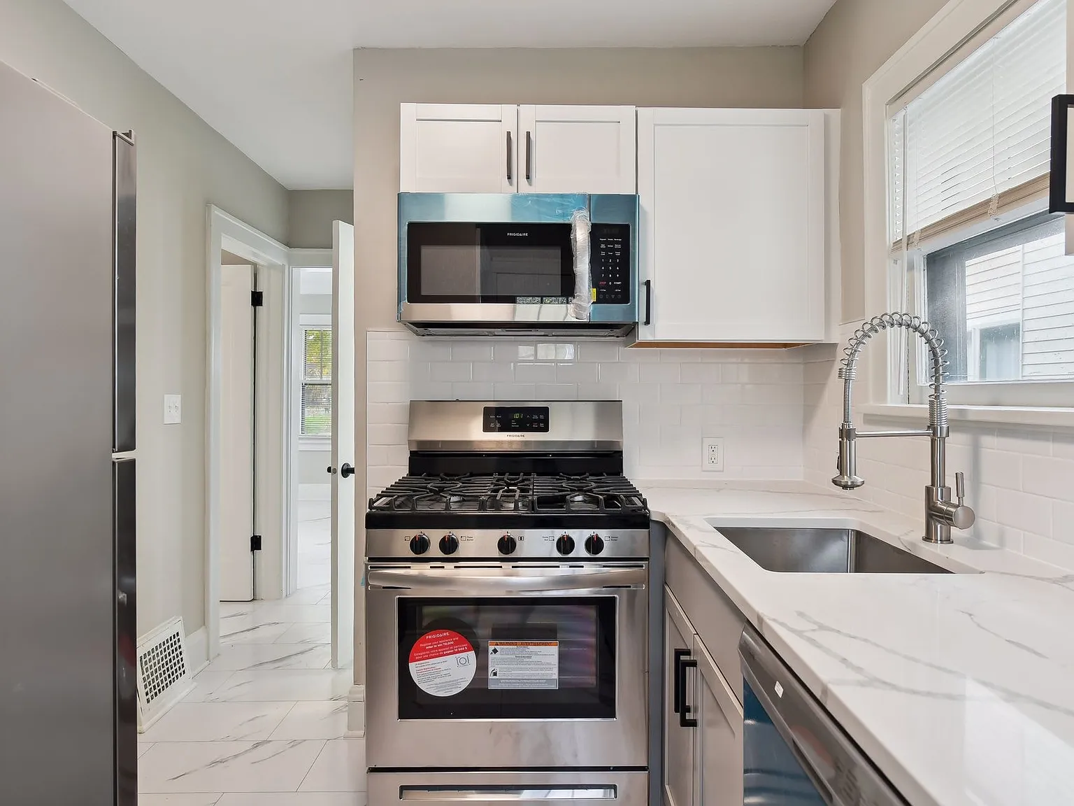 2 bed, 804 sqft, $1,795 — Photo 2