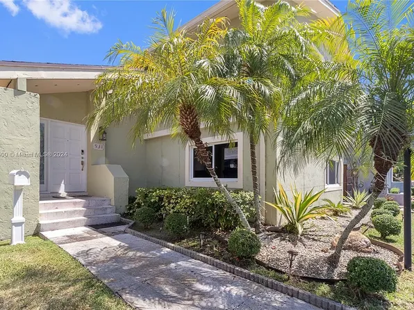 931 NW 106 Avenue Cir, Miami, FL 33172