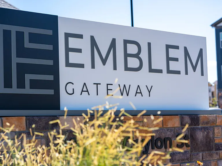 Emblem Gateway — Photo 51