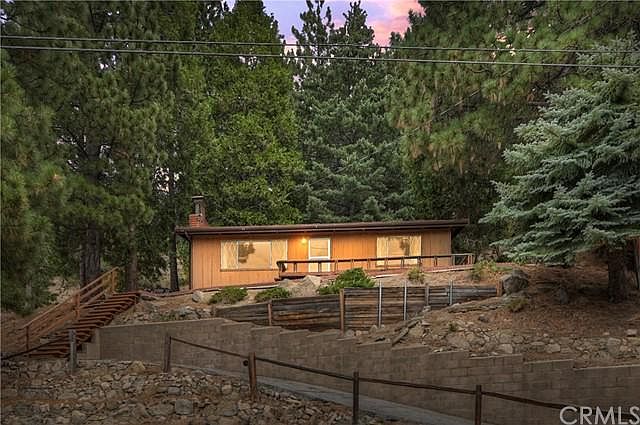 1st image of 1929 Willow Dr