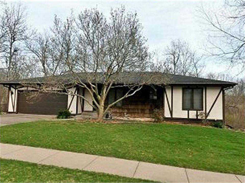 2nd image of 1475 Valley View Dr