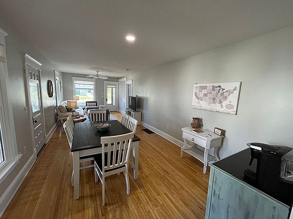 4th image of 128 W Lincoln St