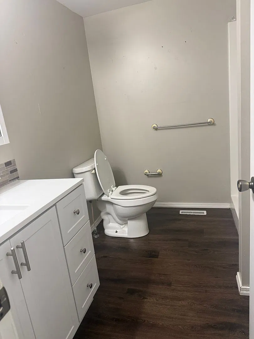 Beautiful 3 bed 2 bath home — Photo 2