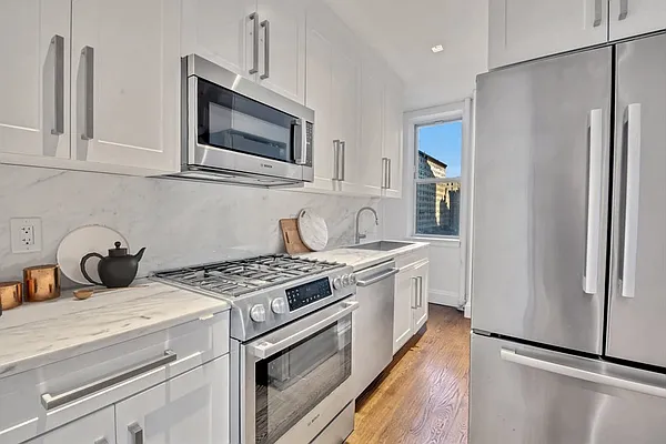 Rented by Bold New York | media 6