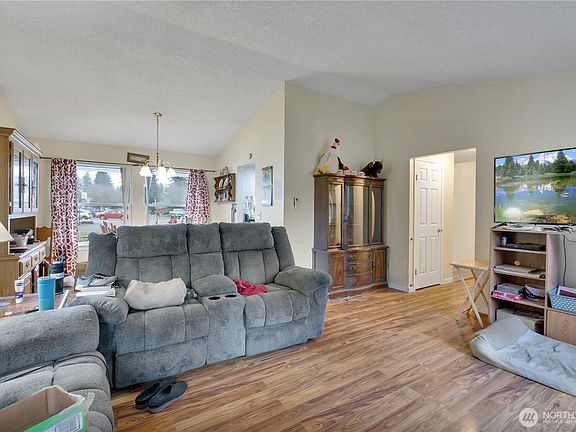 5th image of 514 190th Street Ct E
