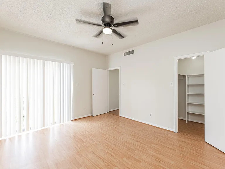 3742 Thistlemont Dr — Photo 24