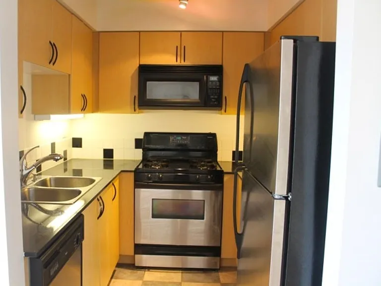 63 Keefer Pl #2102 — Photo 3