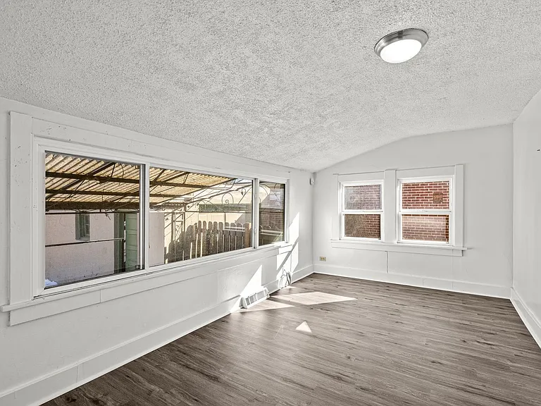 2058 S Corona St — Photo 20