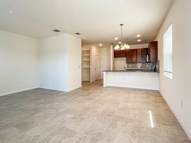 10227 Highline Crest St — Photo 2