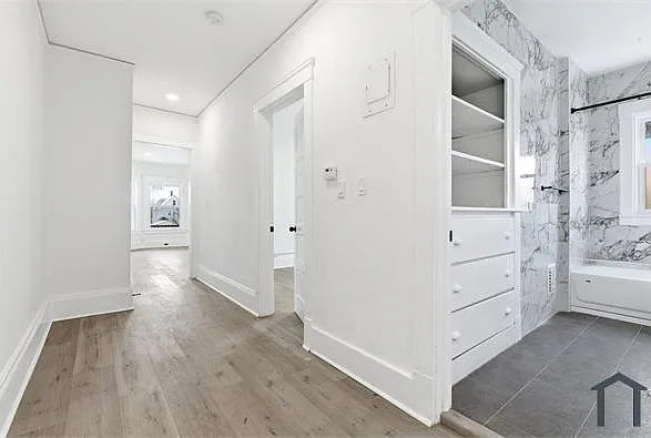 10303 Kempton Ave #UP — Photo 10
