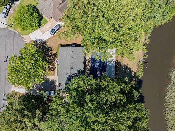 4th image of 1145 Sherry Ave