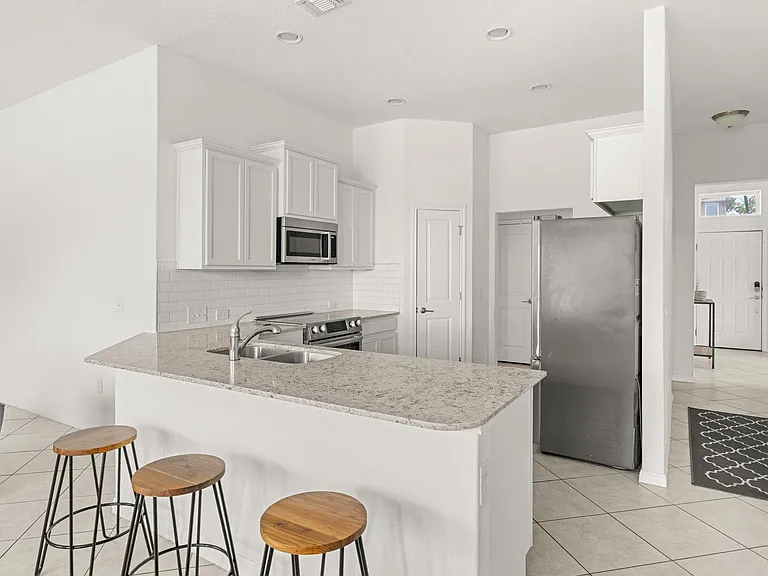 9909 Dalliance Ln — Photo 10