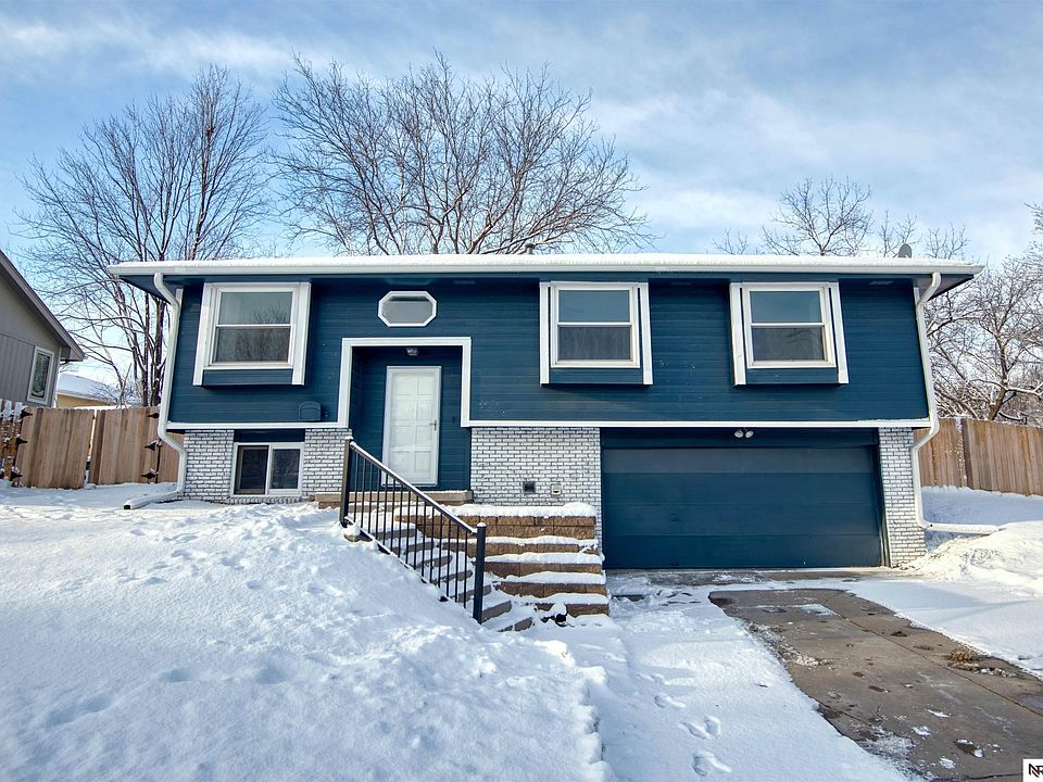 1st image of 8904 S 142nd Avenue Cir