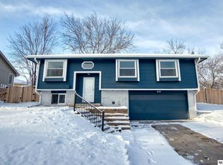 8904 S 142nd Avenue Cir, Omaha, NE 68138