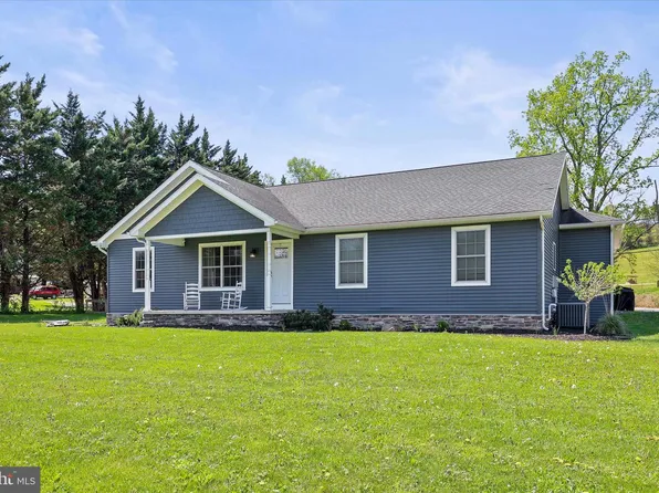 8 Orchard Dr, Hanover, PA 17331