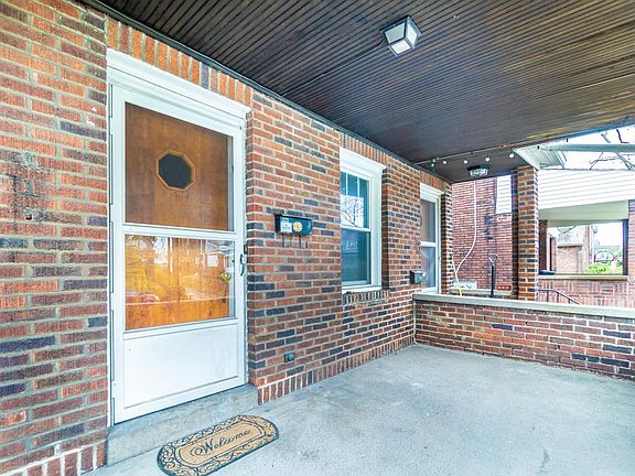 The porch of 5906.