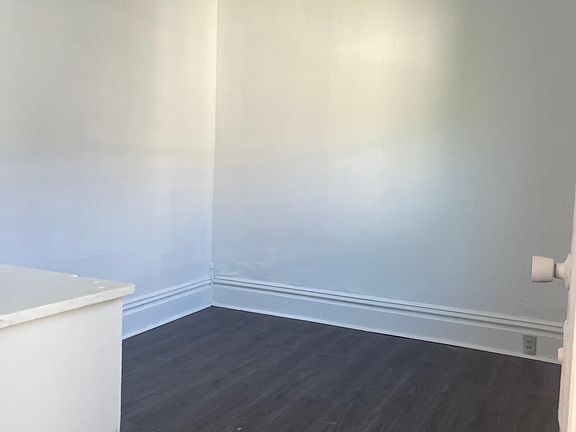 5th image of 180 McLaughlin Ave APT 1