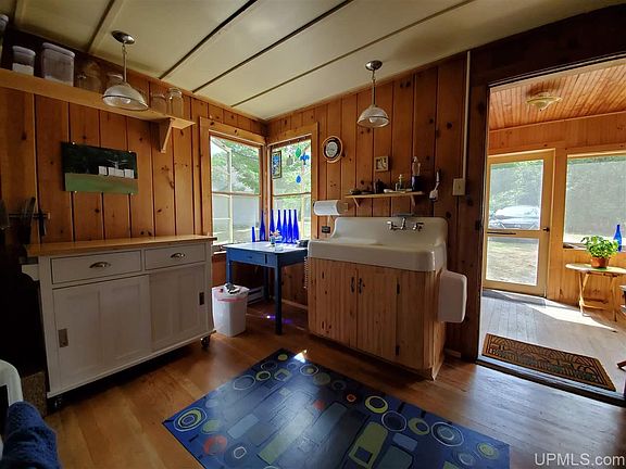 3rd image of 46962 Sheridan Pl