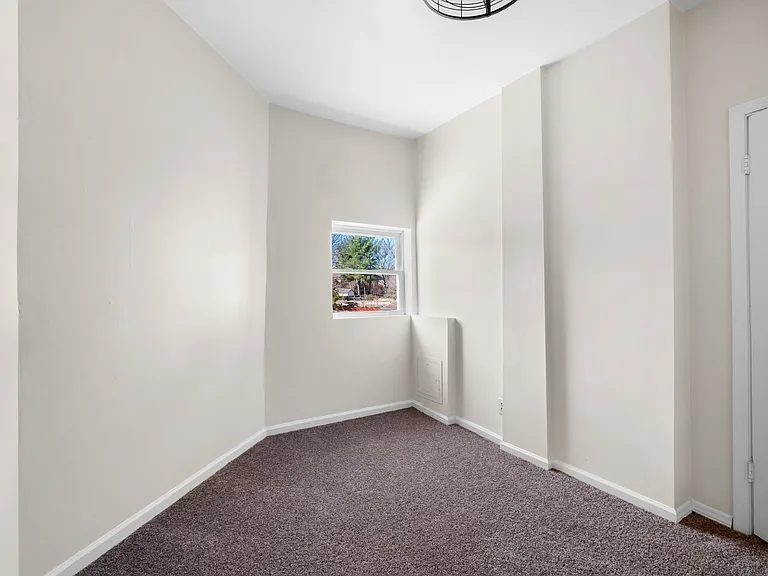 826 Walnut St — Photo 15