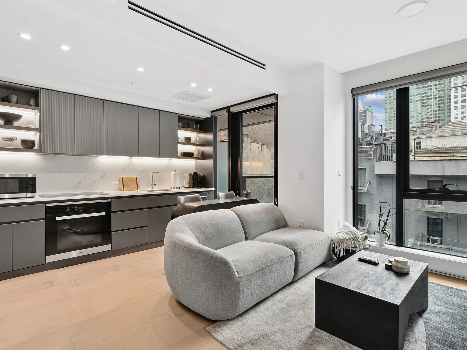 300 West 30th Street — Photo 1