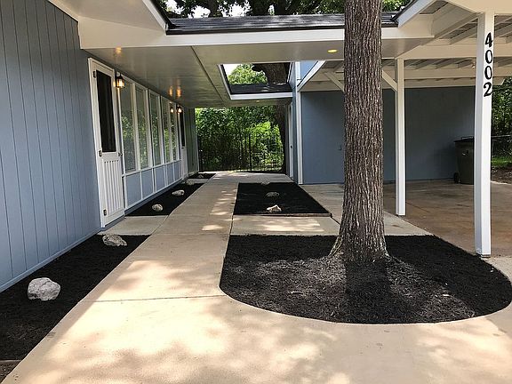 2nd image of 4002 Glenn Oaks Dr