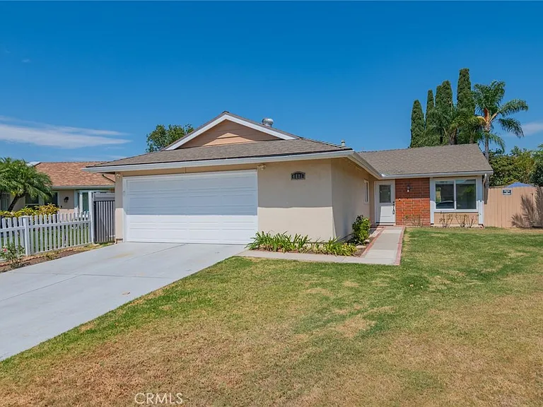 4881 Winvale Ave — Photo 2