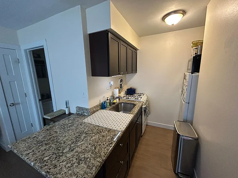 1535 N Van Buren St — Photo 13