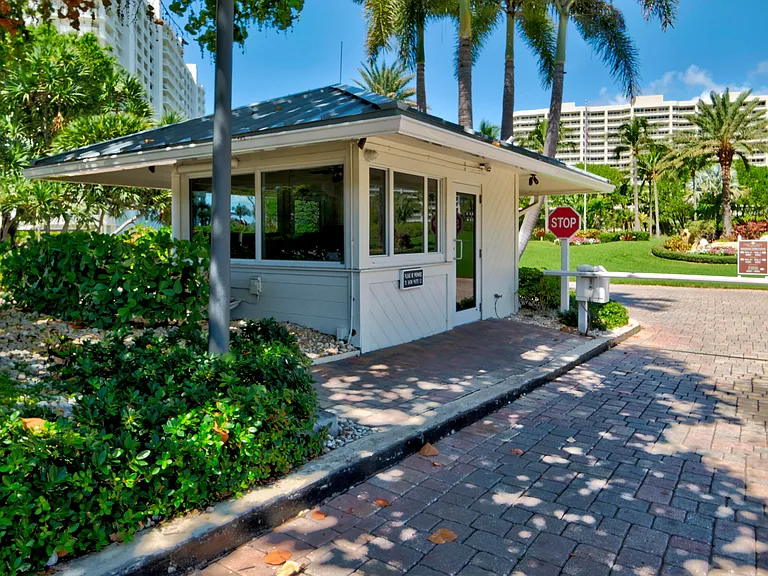 4201 N Ocean Blvd #608 — Photo 11