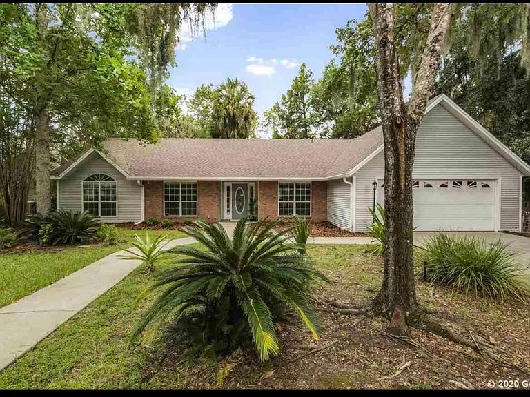 4535 NW 53rd Ln — Photo 1