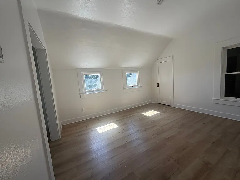 1314 SW Hall St — Photo 12