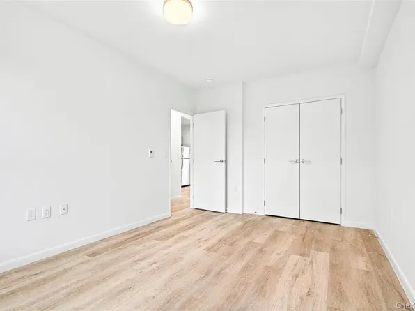 1715a Lacombe Avenue image 22 of 29