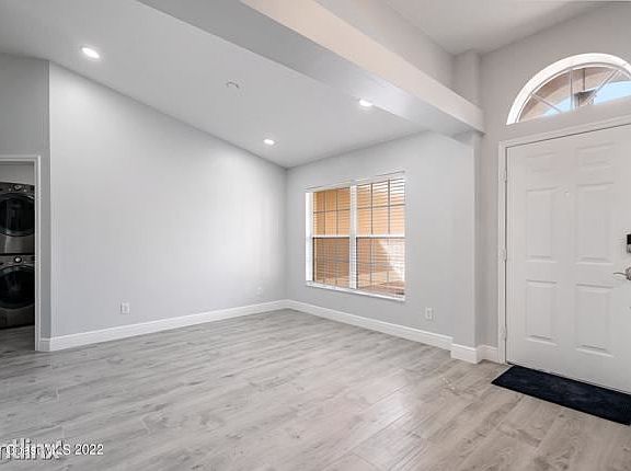 4th image of 1439 Hill Ave