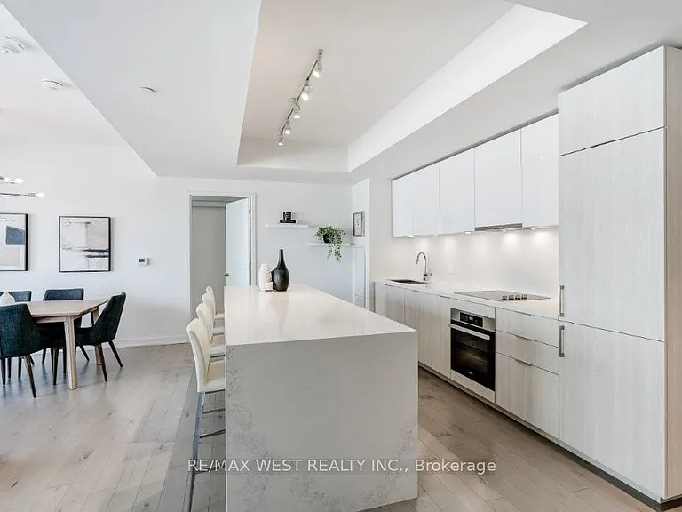 15 Queens Quay E #1006 — Photo 6