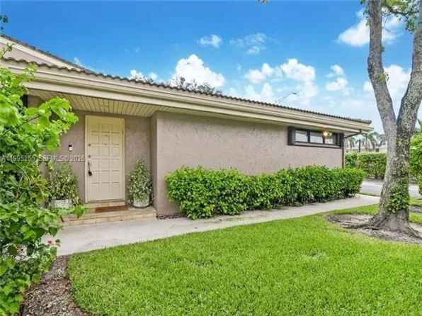 307 Bonnie Brae Way #26, Hollywood, FL 33021