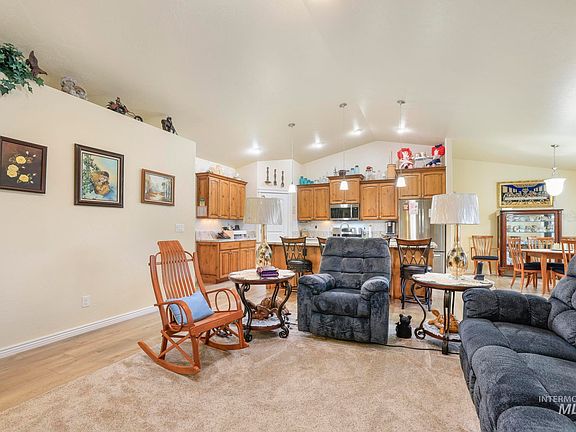 4th image of 604 Reese Rd