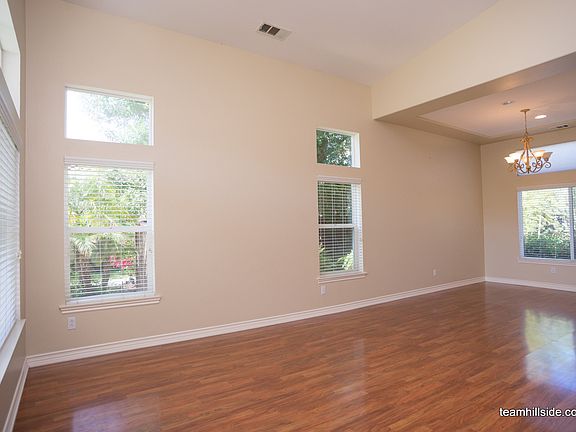 3rd image of 137 Willow Grove Pl