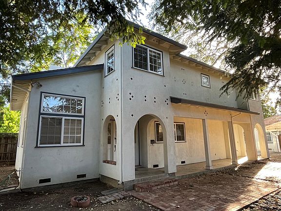 Lovely 1,401 square foot 3-bedroom 2.5-bath house nested among majestic redwood trees.