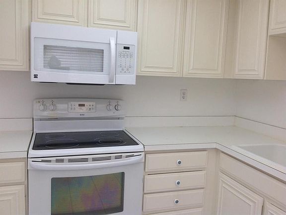 5th image of 3050 Presidential Way APT 107