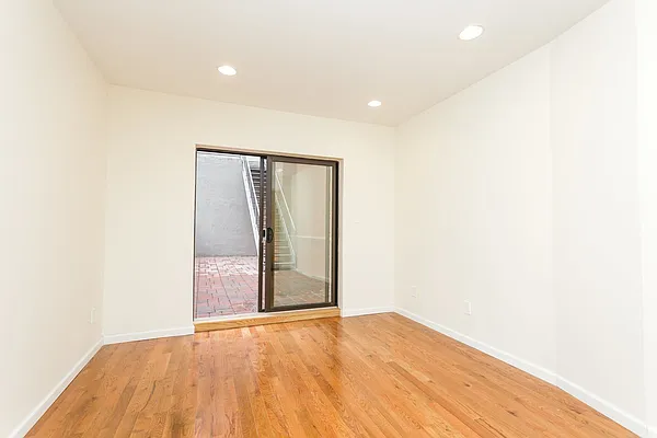 Rented by Compass | media 19