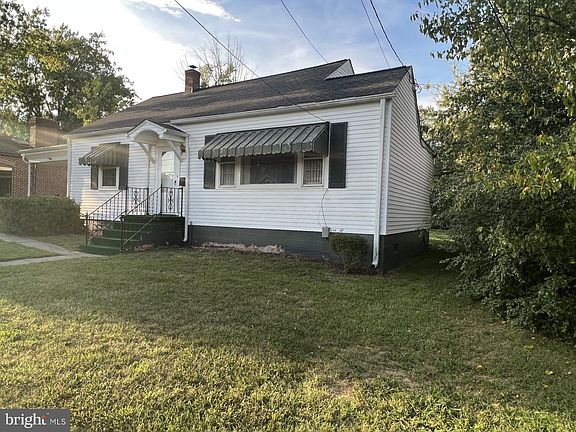 3rd image of 107 Gibson St #23