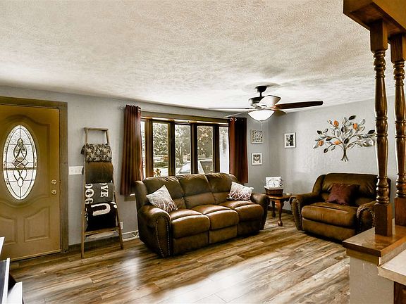 3rd image of 1308 Hope Ct