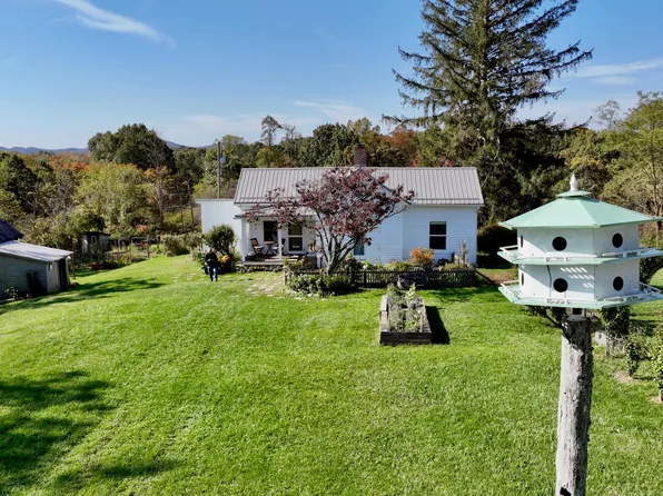 1518 Muddy Crk, Alderson, WV 24910