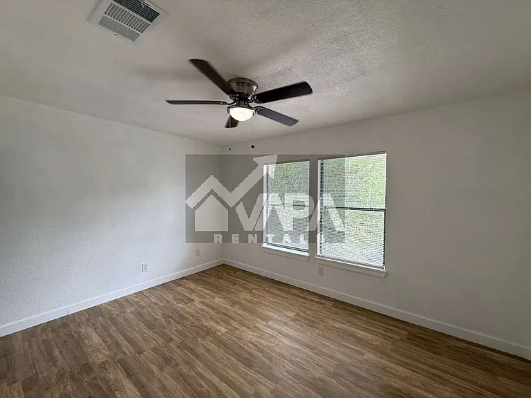 6811 Evercrest Ln — Photo 13