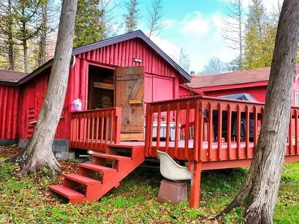 2634 Lake Rd, East Jordan, MI 49727