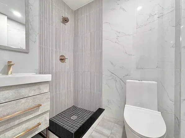 465 Grand Street image 5 of 6